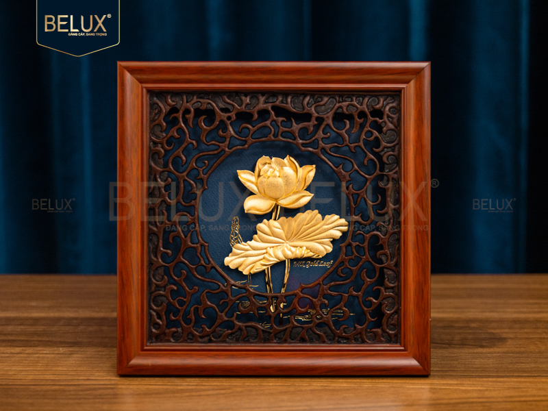 Tranh hoa sen dát vàng 24k KT 20x20cm